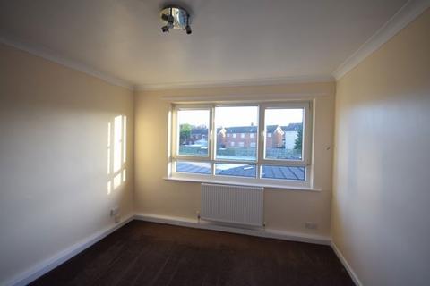 4 bedroom flat to rent, Hindmarch Drive, Boldon Colliery