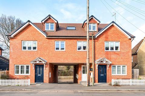 2 bedroom flat for sale, Kings Road, Haslemere, GU27