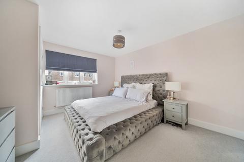 2 bedroom flat for sale, Kings Road, Haslemere, GU27