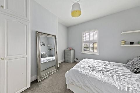 61 Priory Road, Hampton, TW12 2PG