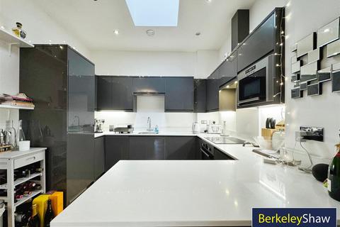 2 bedroom apartment for sale, College Avenue, Crosby, Liverpool