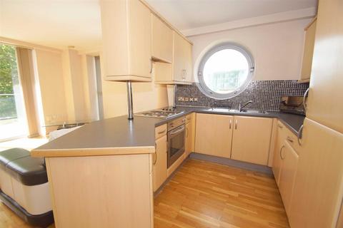 2 bedroom flat to rent, 3 Whitehall Quay