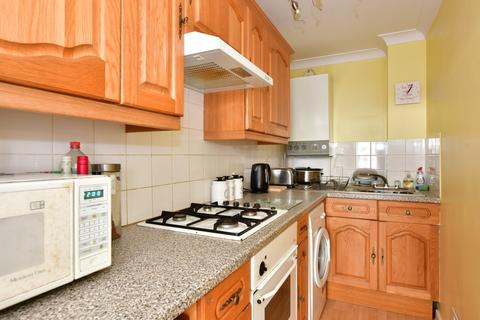 1 bedroom flat to rent, Monkton Street Ryde PO33