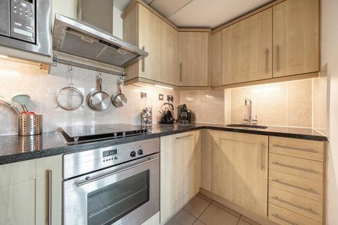 2 bedroom flat to rent, Station Road,  Barnet,  EN5