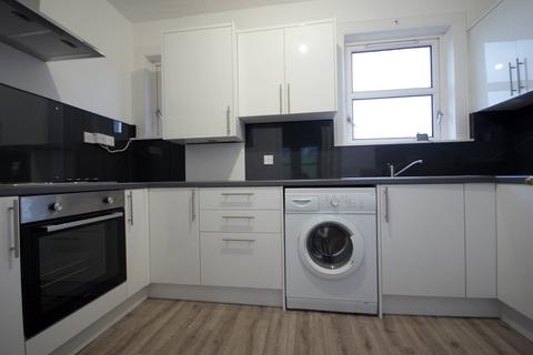 2 bedroom flat to rent, Philpingstone Road, Bo'Ness EH51