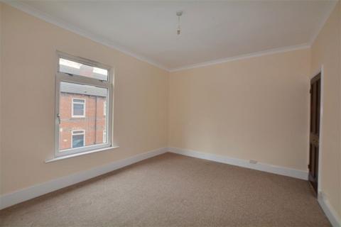 2 bedroom terraced house to rent, Hugh Street, Castleford, WF10