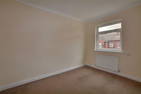 2 bedroom terraced house to rent, Hugh Street, Castleford, WF10