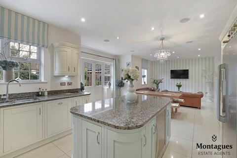 6 bedroom detached house for sale, Kings Wood Park, Epping, CM16