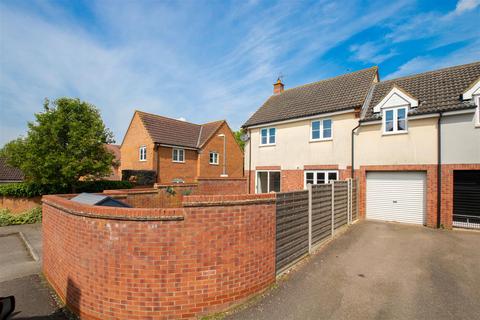 4 bedroom link detached house to rent, Canal Lane, Deanshanger, Milton Keynes