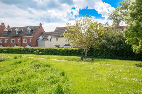 4 bedroom link detached house to rent, Canal Lane, Deanshanger, Milton Keynes