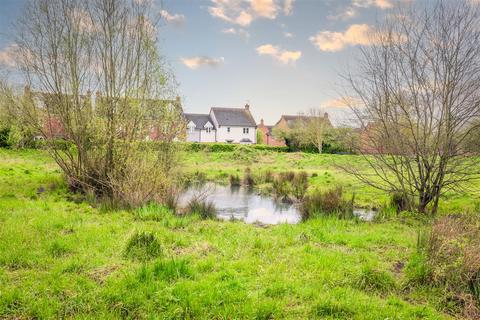 4 bedroom link detached house to rent, Canal Lane, Deanshanger, Milton Keynes