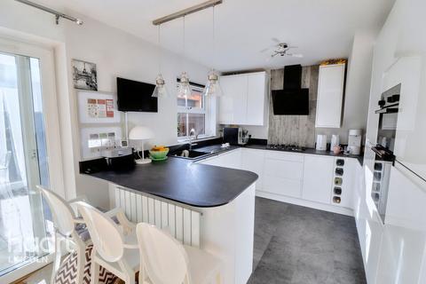 12 Gloucester Close, Bracebridge Heath, Lincoln, LN4 2TB