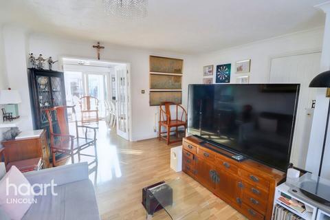 12 Gloucester Close, Bracebridge Heath, Lincoln, LN4 2TB