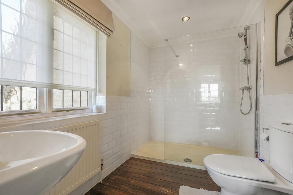 Shower room ensuite