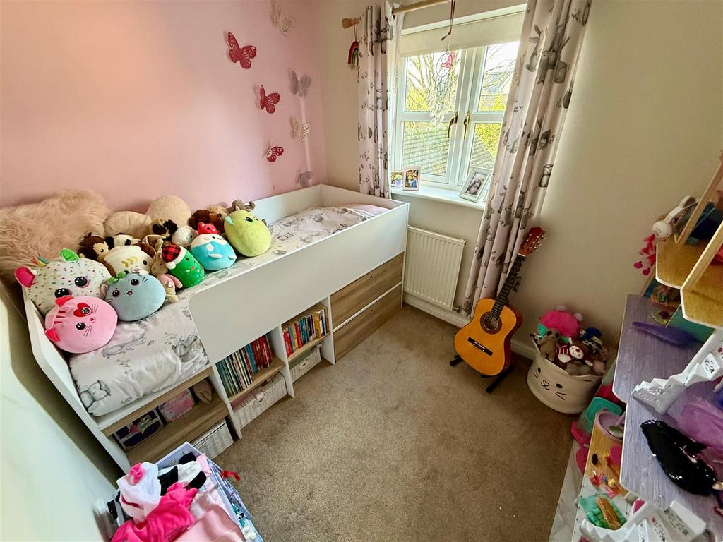 DHR96 Bed3.jpg
