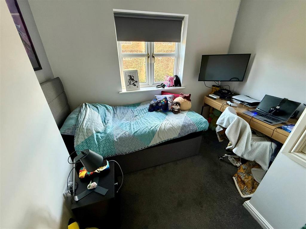 DHR96 Bed4.jpg