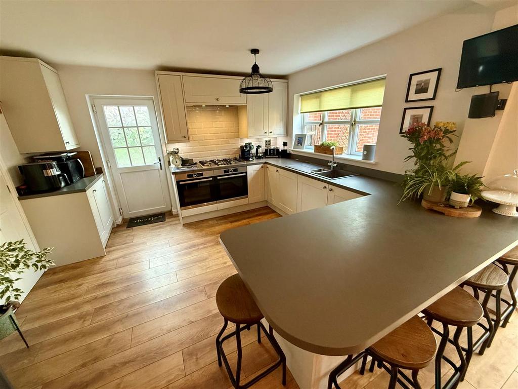 DHR96 Kitchen.jpg