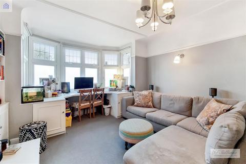 5 bedroom semi-detached house for sale, Longfield Avenue London, NW7