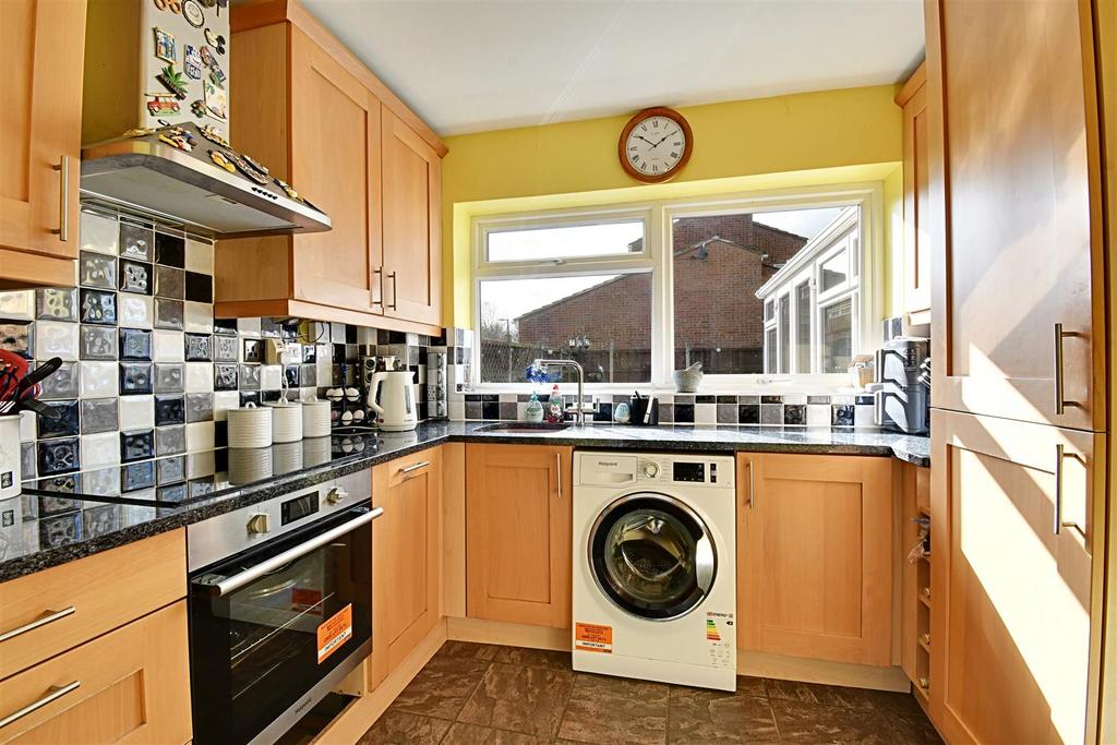 Kitchen 1.jpg