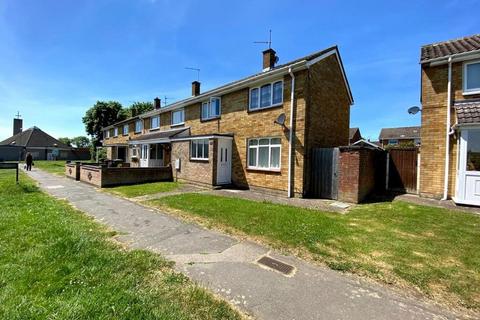 2 bedroom house to rent, Greasley Walk, Corby