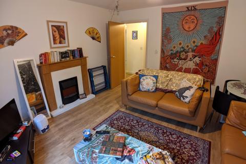 2 bedroom flat to rent, Mitford Road, Manchester M14