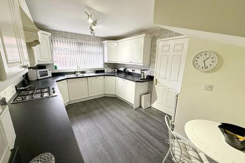 4 bedroom detached house for sale, Chestnut Close, Streetly, Sutton Coldfield