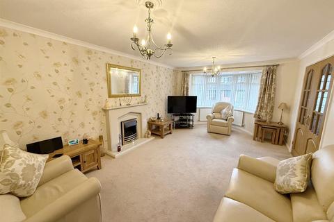 4 bedroom detached house for sale, Chestnut Close, Streetly, Sutton Coldfield