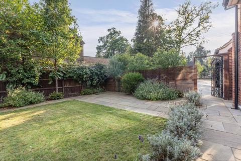 5 bedroom detached house for sale, Dartnell Park Road, West Byfleet, KT14