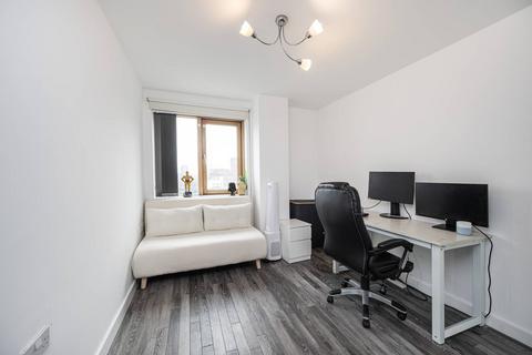 2 bedroom flat to rent, Pancras Way, Bow, London, E3