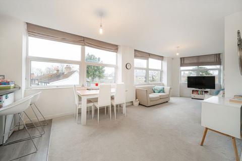 3 bedroom flat for sale, Station Road, Hampton TW12