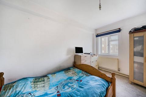 2 bedroom flat to rent, Lochinvar Street, Balham, London, SW12