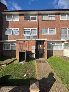 3 bedroom flat for sale, Edgware HA8