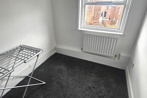 2 bedroom apartment to rent, Portland Street, Newark