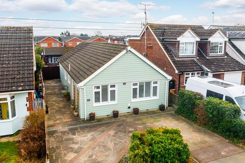 2 bedroom bungalow for sale, Stanley Road, Rochford, SS4