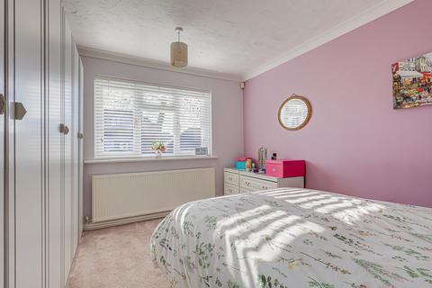 2 bedroom detached bungalow for sale, Queens Road, Benfleet, SS7