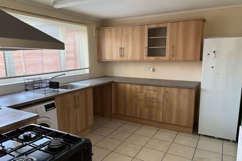 3 bedroom terraced house to rent, Grace Way, Stevenage, Hertfordshire