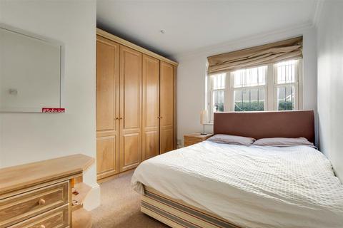 2 bedroom apartment to rent, Gloucester Street, Pimlico, SW1V