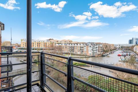 3 bedroom flat for sale, Dorey House, High Street, Brentford, TW8