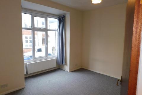 1 bedroom flat to rent, The Close, Rochester ME1