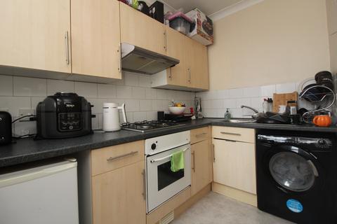 2 bedroom flat to rent, Blatchington Road, Hove BN3