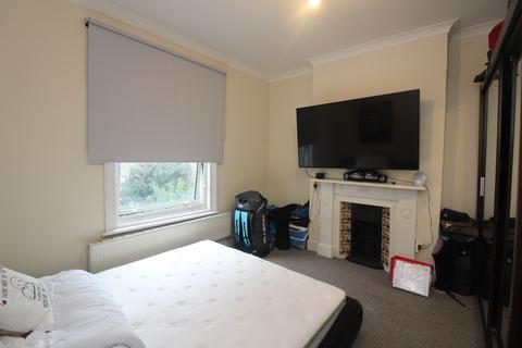 2 bedroom flat to rent, Blatchington Road, Hove BN3