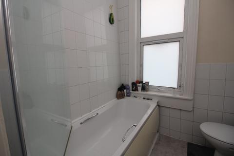 2 bedroom flat to rent, Blatchington Road, Hove BN3