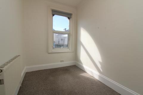 2 bedroom flat to rent, Blatchington Road, Hove BN3