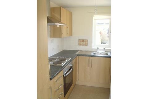 2 bedroom flat to rent, Pine Tree Close, Bridgwater TA6