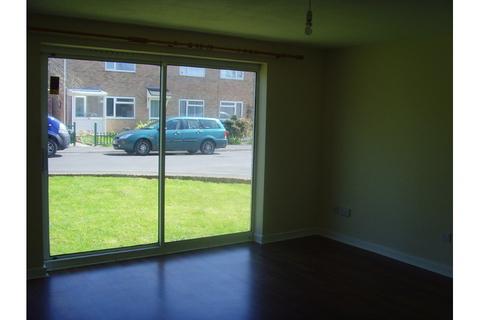 2 bedroom flat to rent, Pine Tree Close, Bridgwater TA6