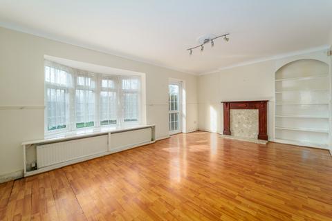 2 Braeside Close, Pinner, HA5 4HH