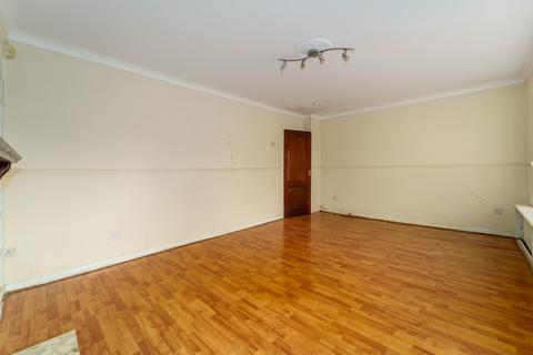 2 Braeside Close, Pinner, HA5 4HH