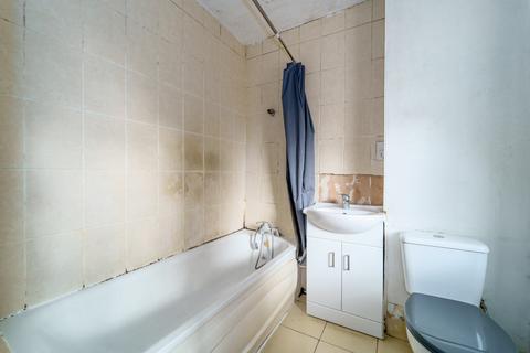 2 Braeside Close, Pinner, HA5 4HH