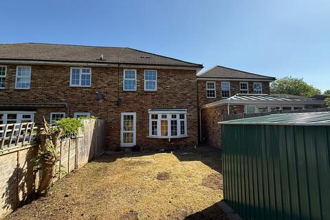 2 Braeside Close, Pinner, HA5 4HH