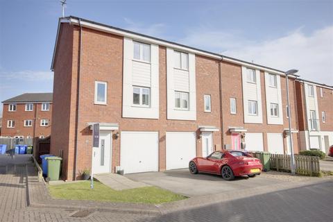3 bedroom end of terrace house for sale, Lady Anne Way, Brough